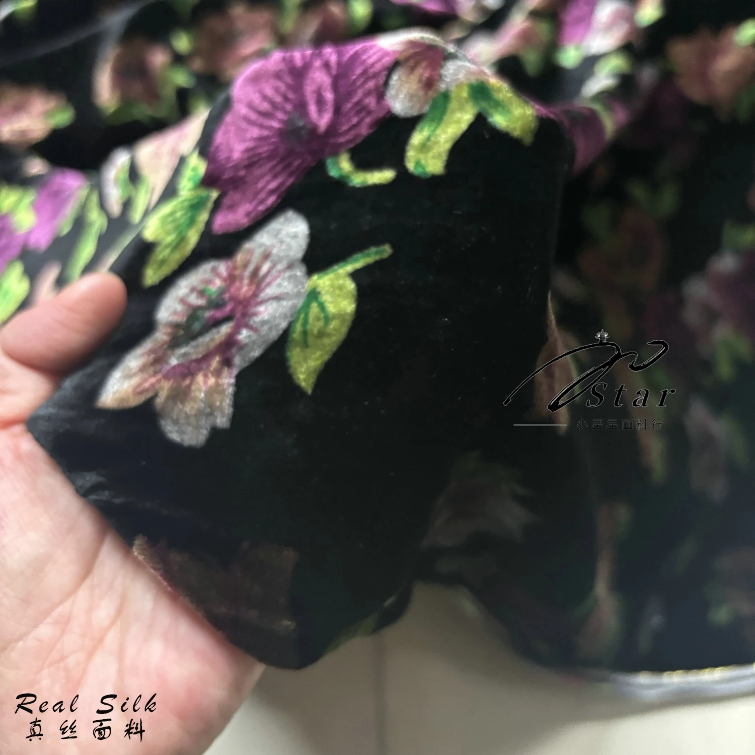 

Real Velvet Burnt out Velvet Fabric Hollow Jacquard Semi-Transparent Cheongsam Dress Clothing Fabric Autumn