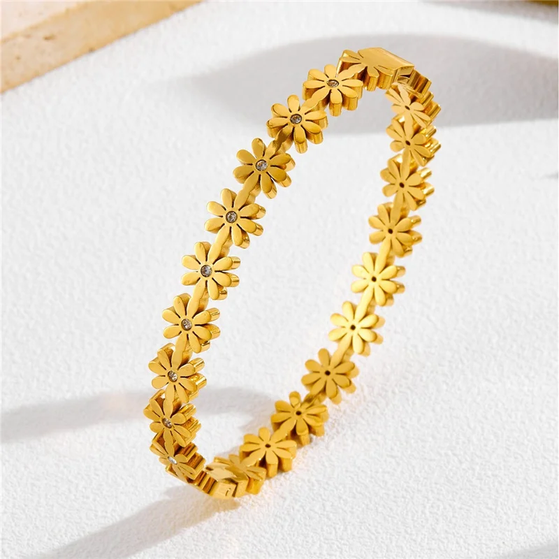

Stainless Steel Bracelet For Women Fashionable Spiral Design With Slow Crystal Inlay Luxury Fade Resistant Open Ended Jewelry