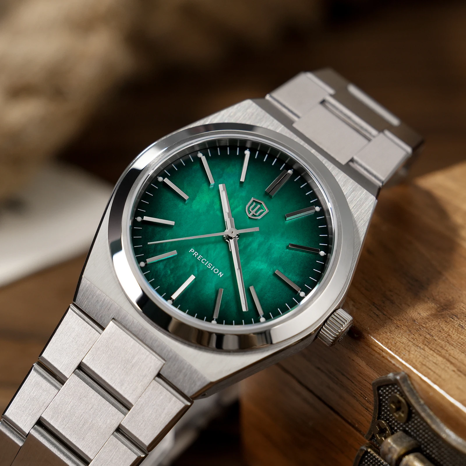 Watchdives WD0012 Quartz Watch VH31 Sweep Movement Sapphire Glass