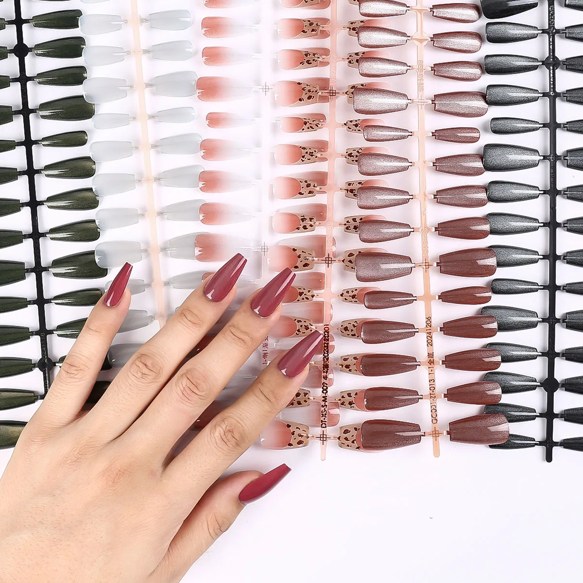 30Pcs Oval Short Pink Press on Nails Simple Ombre Magnetic False Nail Tips for Sweet Cool Women&Girl Removable Wearable Nail Art