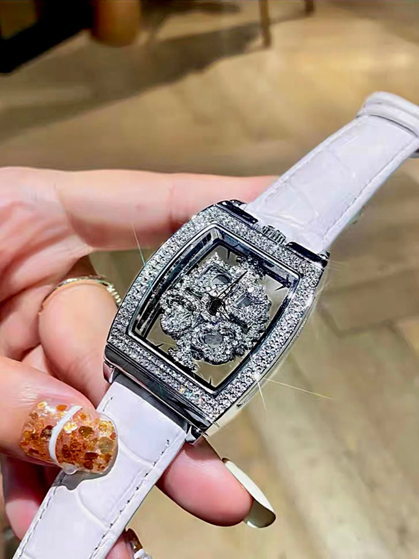 1 new silver fashion elegant ladies quartz watch Poker goddess rotating dial barrel-shaped case inlaid drill with leather strap elegant literary leisure simple niche ladies waterproof watch