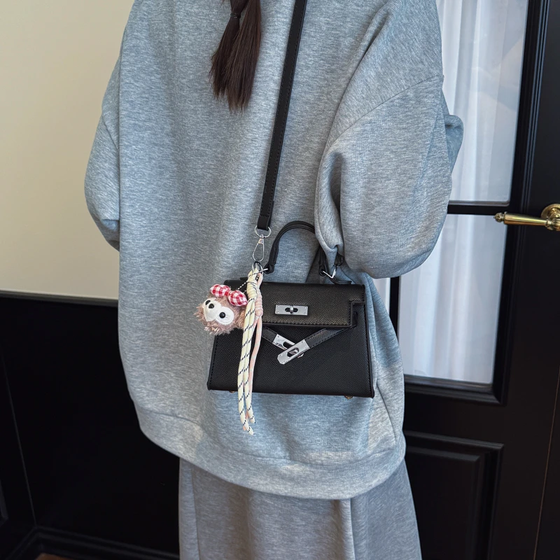 حقيبة كتف نسائية بسيطة وخفيفة الوزن من القماش للعمل والتسوق والاستخدام اليومي #4