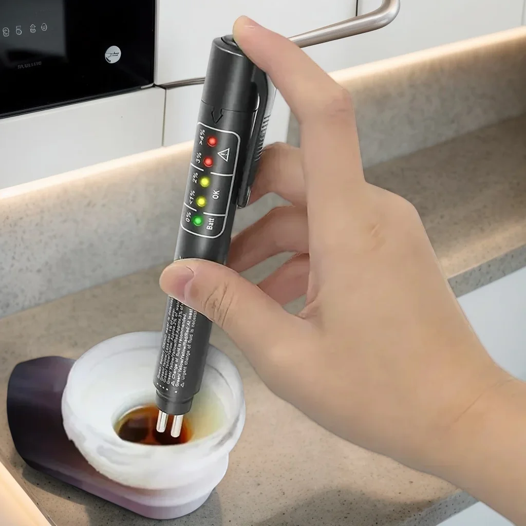 

​​Automotive Brake Fluid Tester Pen - LED Display Oil Quality Test Tool for Vehicles​​