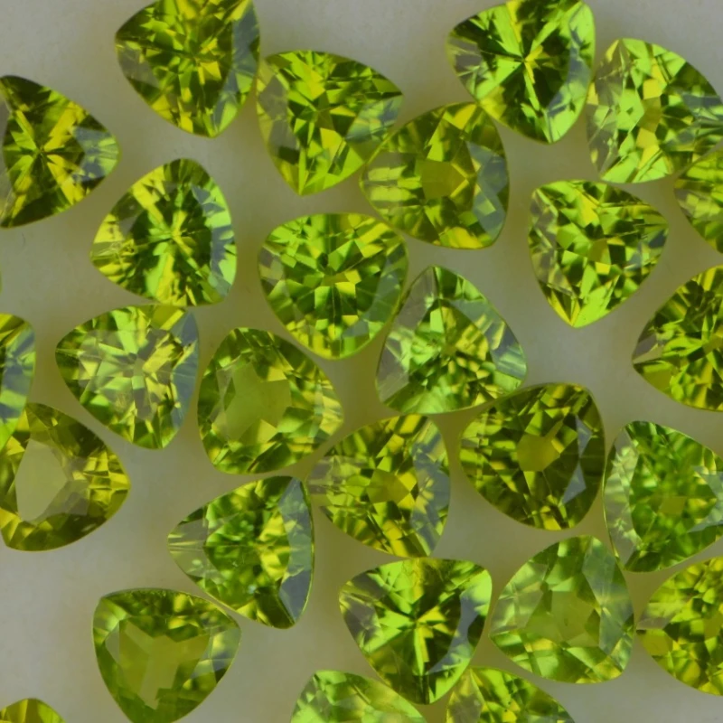 5 مللي متر إلى 8 مللي متر تريليون قطع الزبرجد الطبيعي أحجار كريمة مفكوكة أسعار الجملة الزبرجد الحقيقي لمتجر المجوهرات