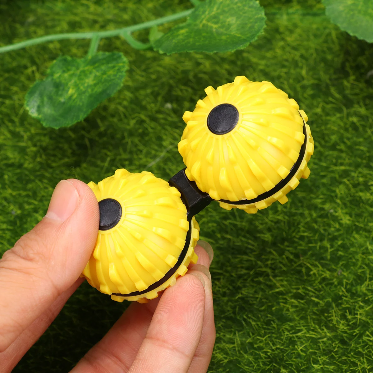1pc Massage Gyro Decompression Ball Pressure Relieve Stress Relief One-Piece Balls Yellow Fidget Relaxation Tool