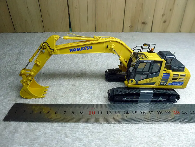 Diecast Alloy 1:50 Scale Komatsu HB205-3 Excavator Cars Model Adult Toy Classic Collection Ornament Souvenir Gift Static Display