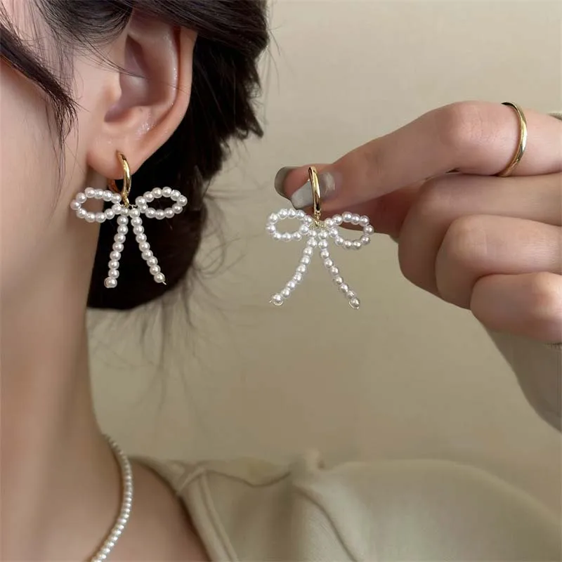 Korean White Imitation Pearl Bow Dangle Earrings for Women Elegant Handmade Woven Beaded Earrings Wedding Y2K Jewelry