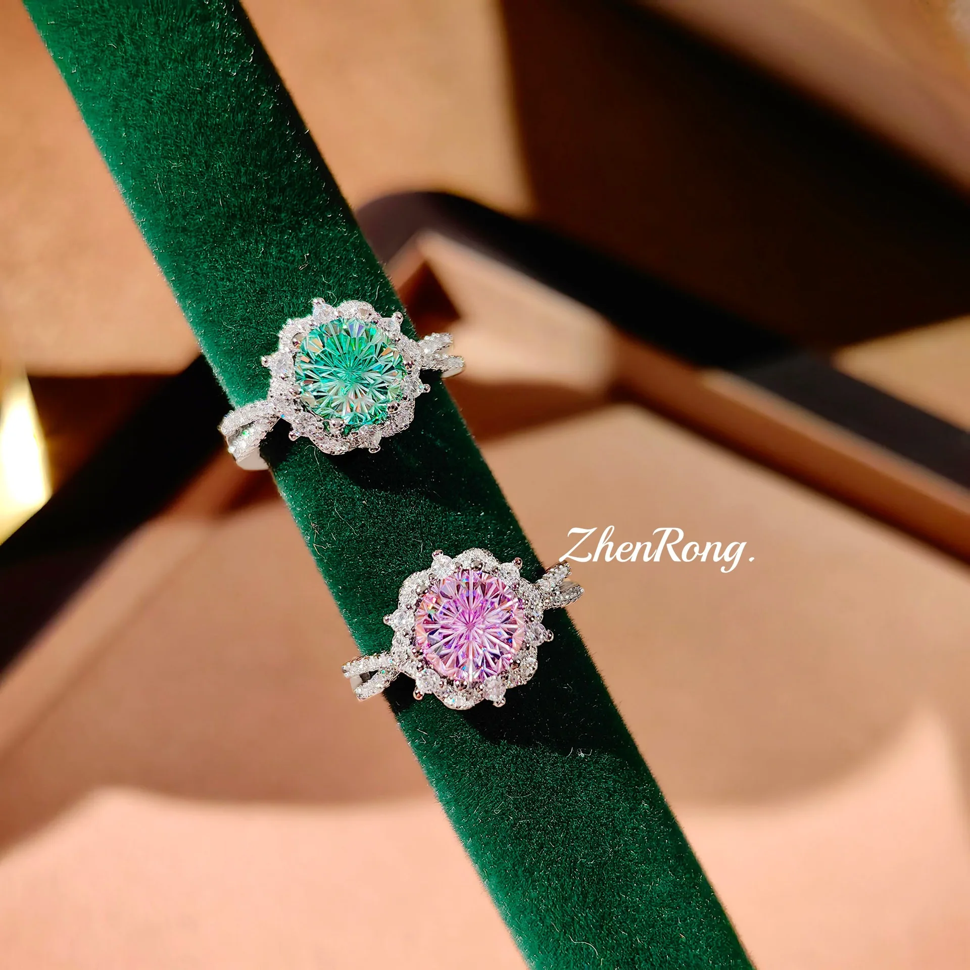 Super Flash 2-carat Mint Green Zircon Ring with Micro Set High Carbon Diamond Purple Wedding Ring for Women
