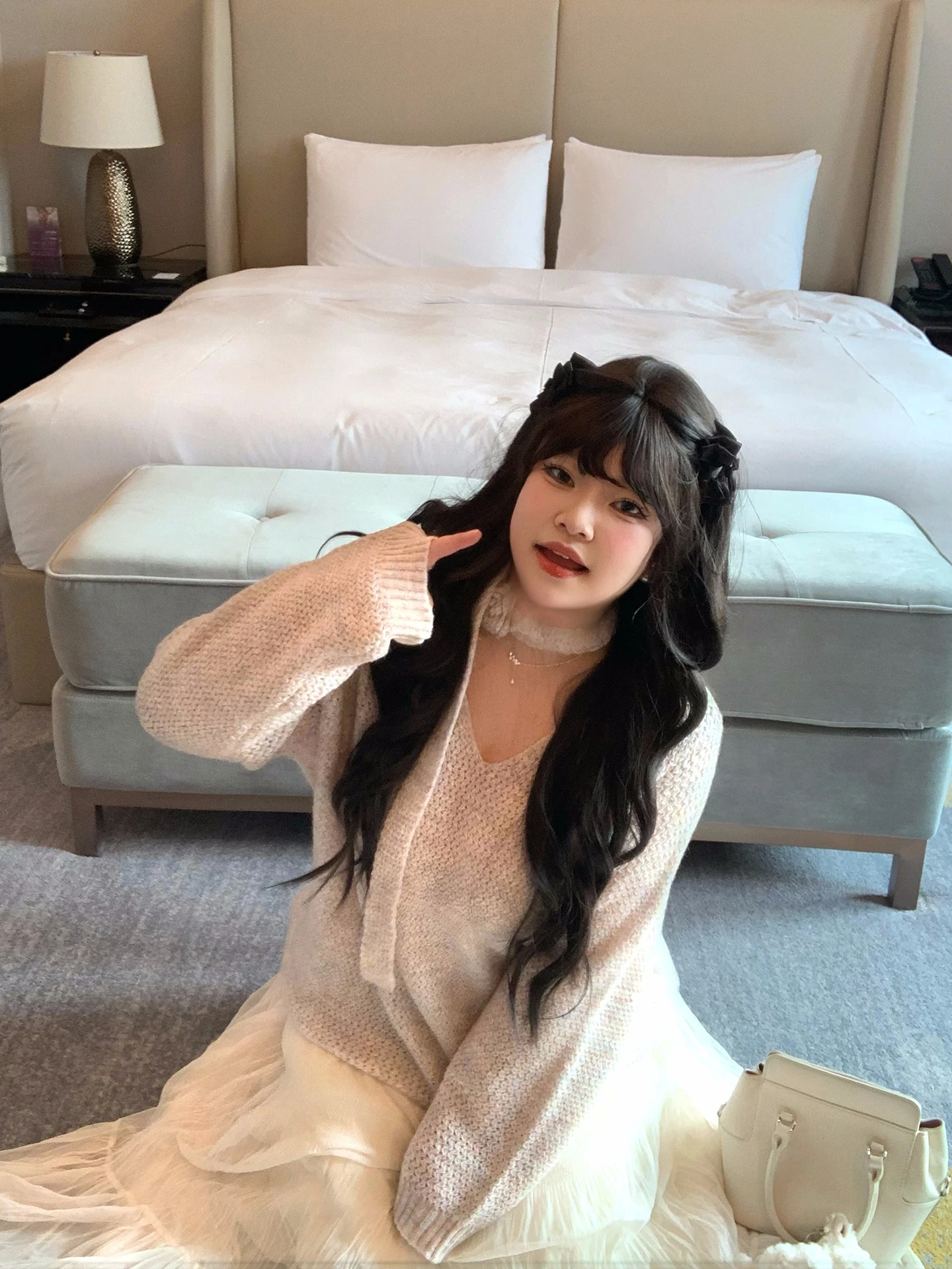 

Мягкий уютный вязаный свитер с V-образным вырезом большого размера, нежный, весенний, новинка, стройнящий, универсальный, с длинными рукавами, средней длины, топ