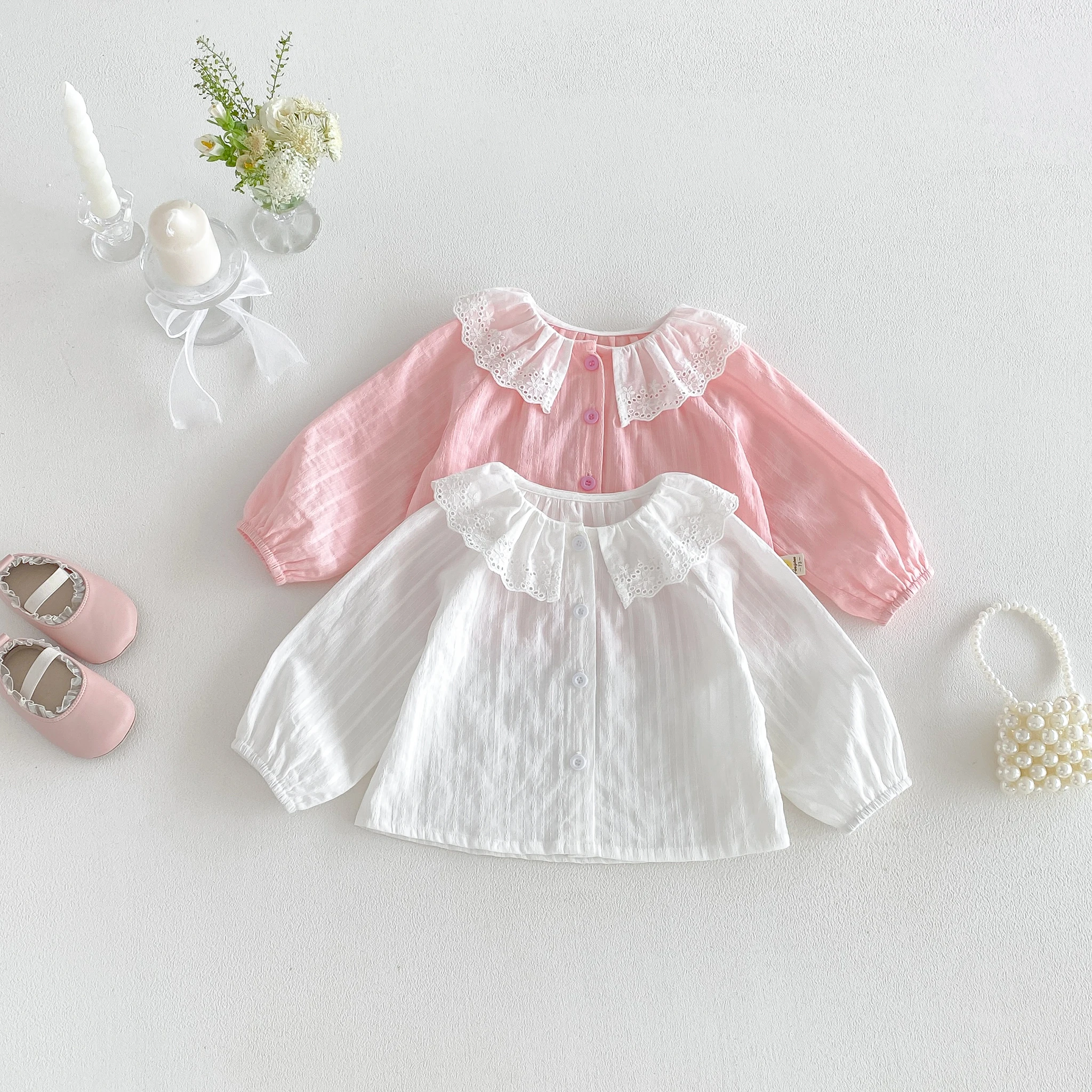 Mädchen-Puppenkragen-Bluse 2026 Neue Herbstkollektion im koreanischen Stil mit Spitzen-Puffärmeln für Babymädchen – Detail 1