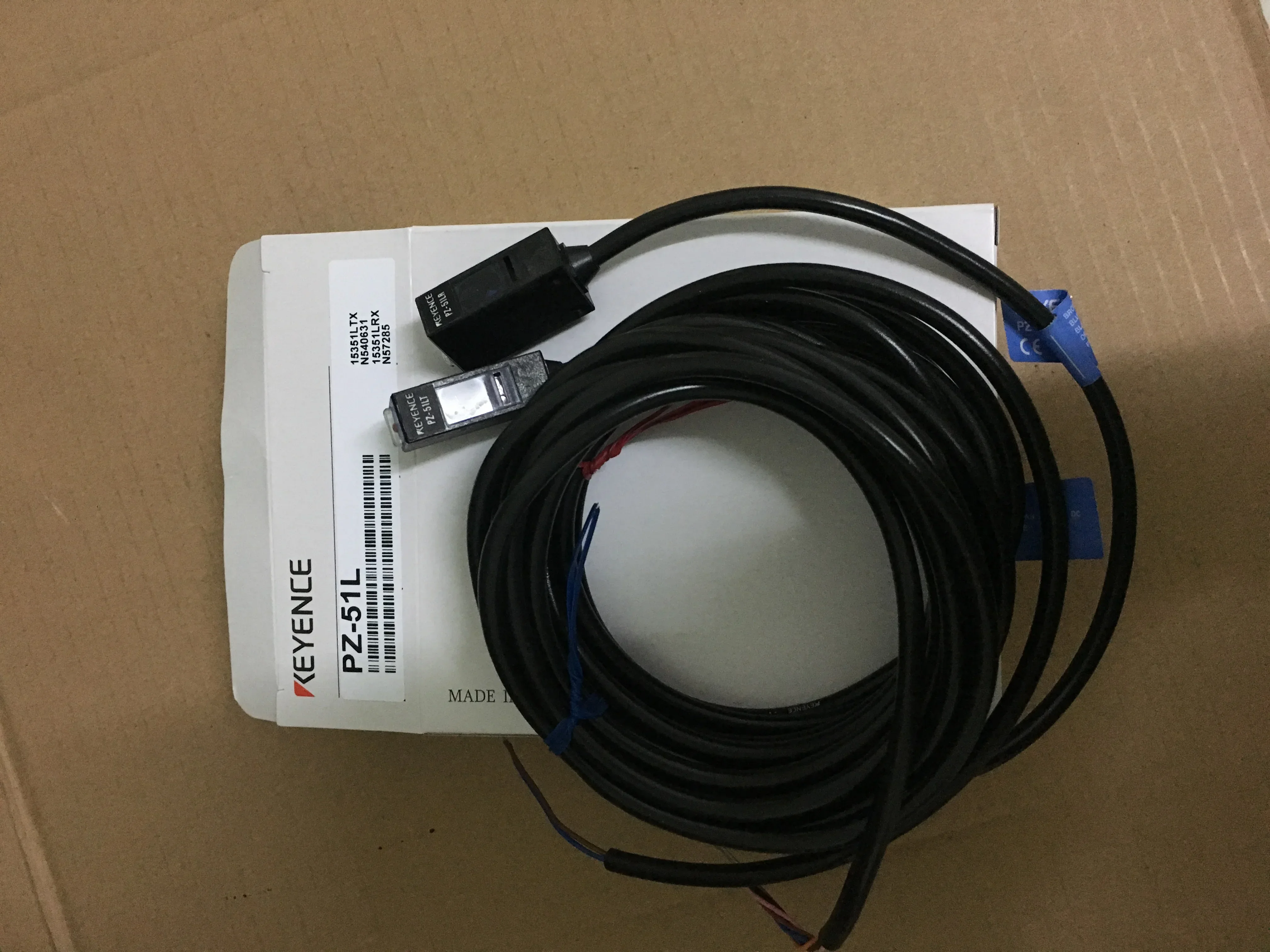 

Special offer Japan's new original KEYENCE sensor: PZ-51T PZ-51R