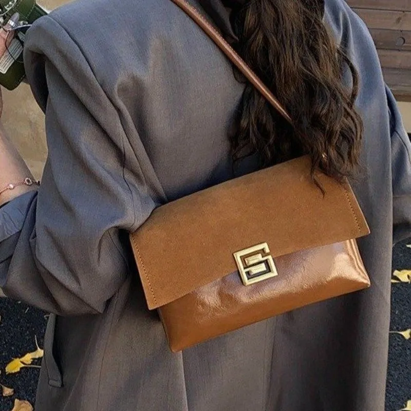 

Diaper Bag Stylish Casual Simple Unique Leather Crossbody Handbag Women Fashionable Trendy Letter Logo Clutch A