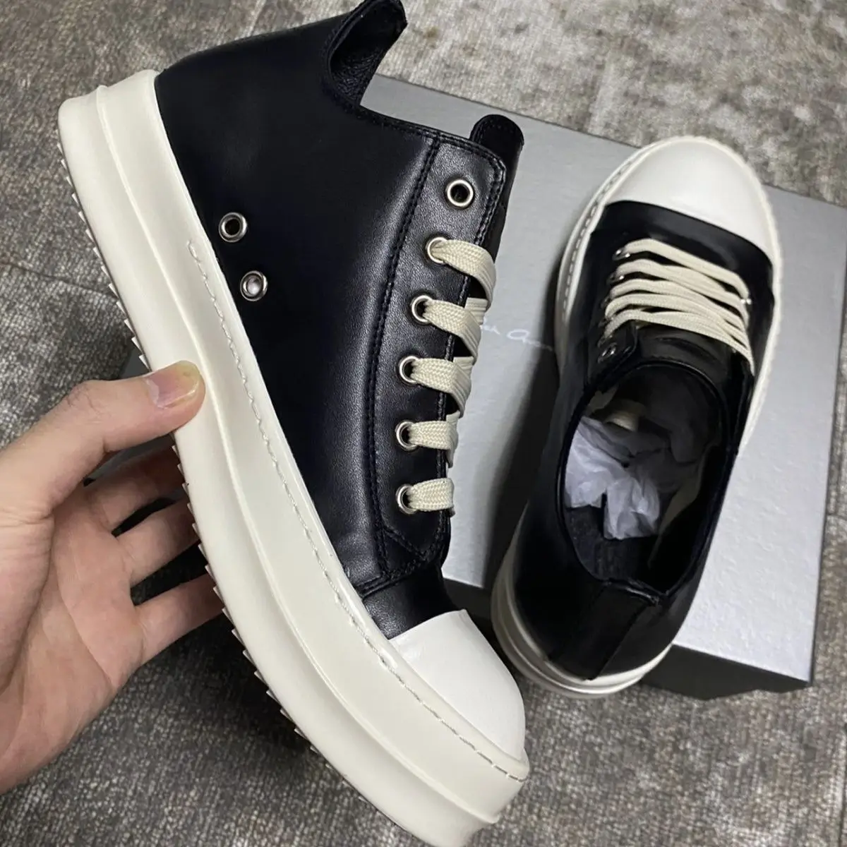 

2025 Unisex Low-Top Genuine Leather Casual Shoes Milk Fragrance Thick Sole Low-Cut Lace-Up Trendy Sneakers