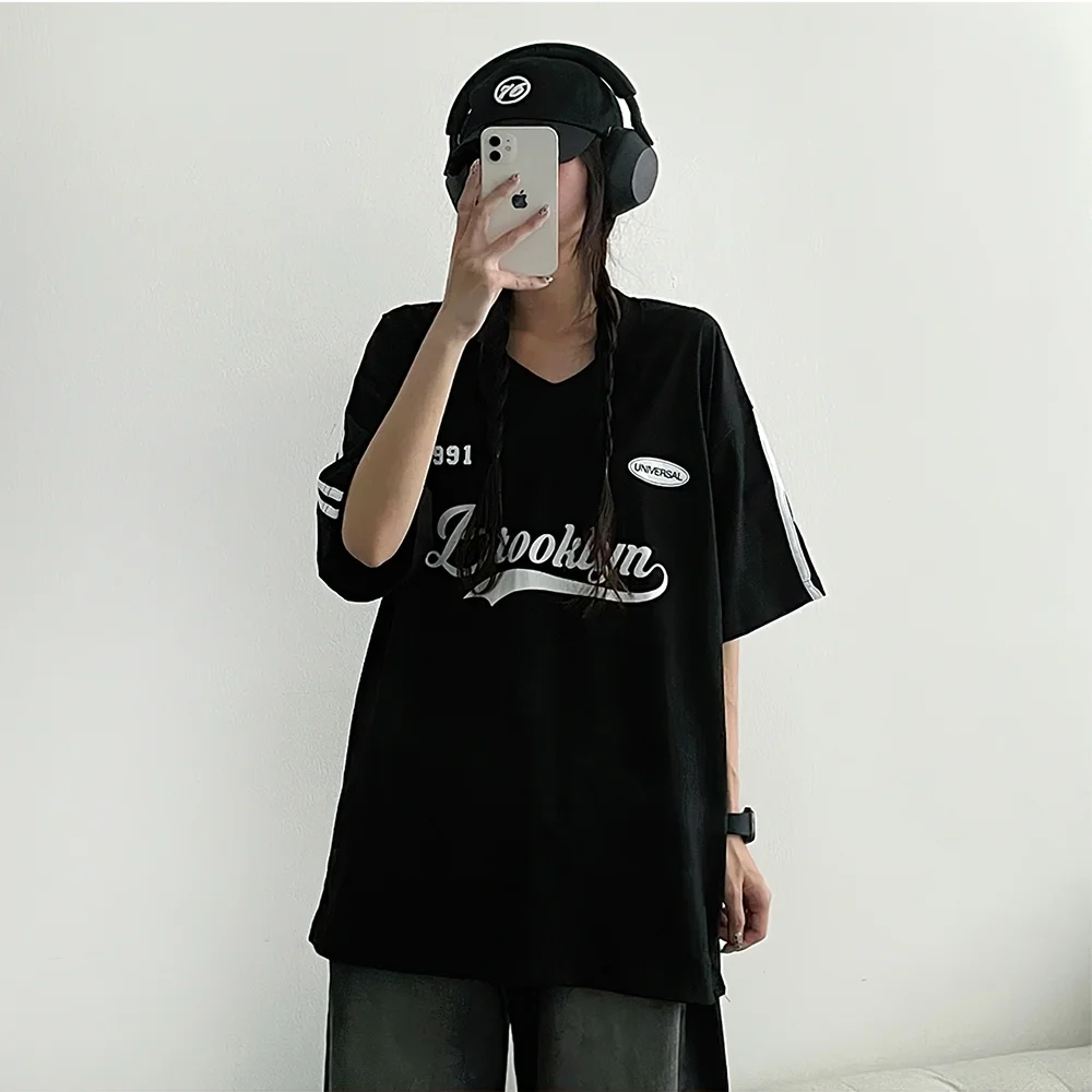 

New Trendy Street Short Sleeved Loose Sports Top Women Fully Matched with Street Retro Sports T-shirt V-neck T-shirt Comfortable