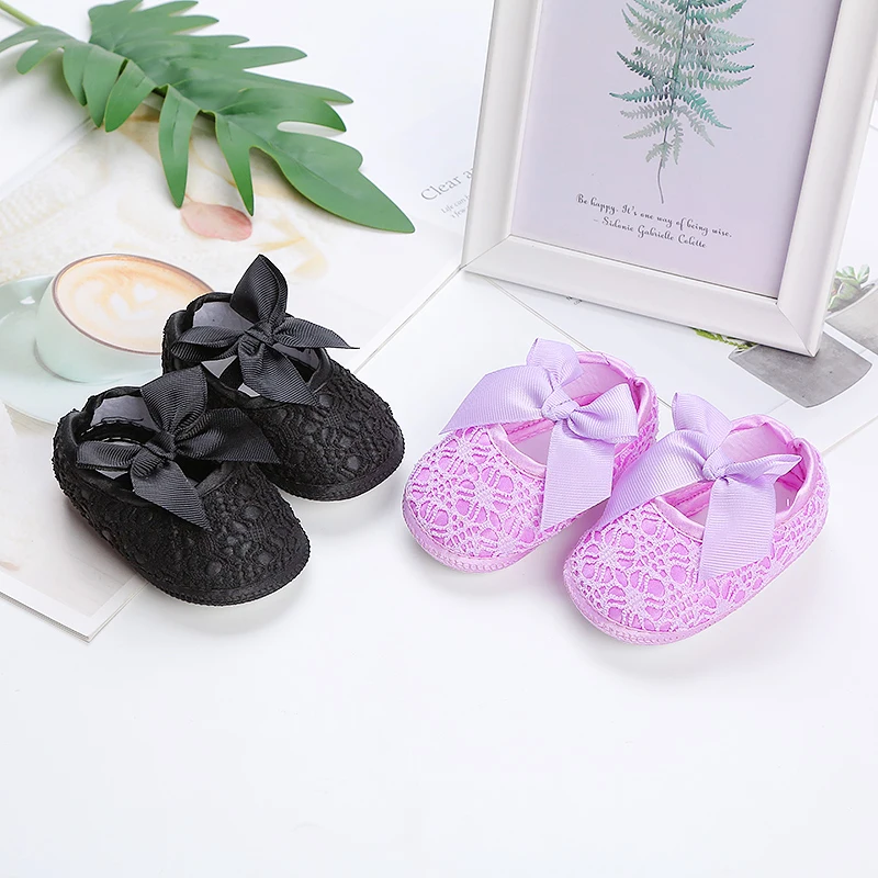 1 Pair of Baby Non-Slip Toddler Shoes, Cute Lace Bow Design, Suitable for Indoor and Outdoor and Holiday Parties.