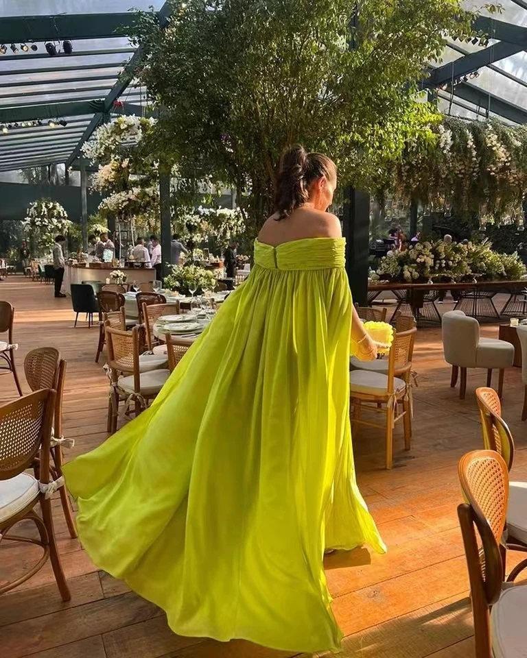 Customized Long Green Boat Neck Evening Dresses With Cape A-Line Chiffon Floor Length Pleated Wedding Guest Dress for Women