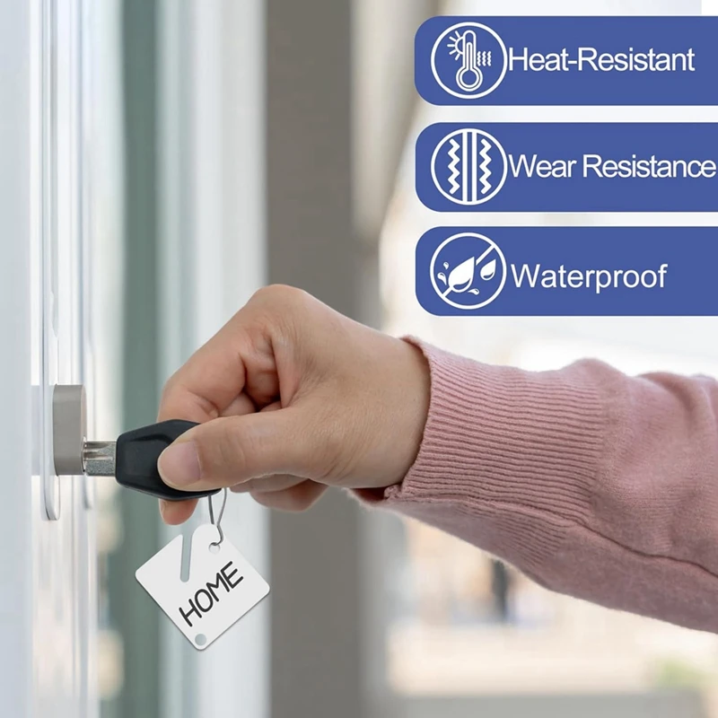 150 قطعة من علامات المفاتيح الرف علامات معلقة بلاستيكية مربعة بيضاء مع علامات سوداء واحدة، خطافات معدنية لخزائن المفاتيح المشقوقة #4