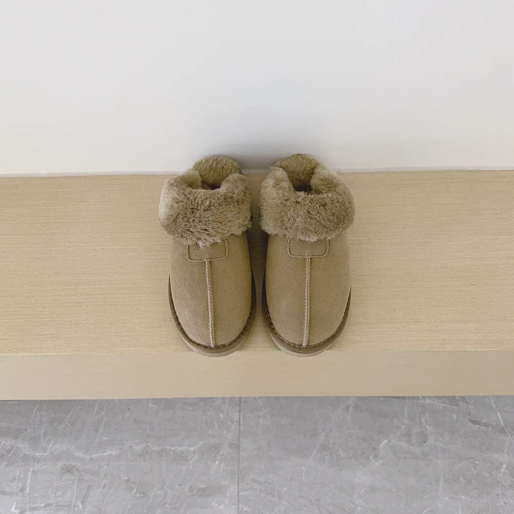 Winterliche Indoor-Beidou-Hausschuhe aus Schaffell und Fell für Frauen und Kinder. Weiche Hausschuhe mit flachem Absatz für den Außenbereich. – Detail 6