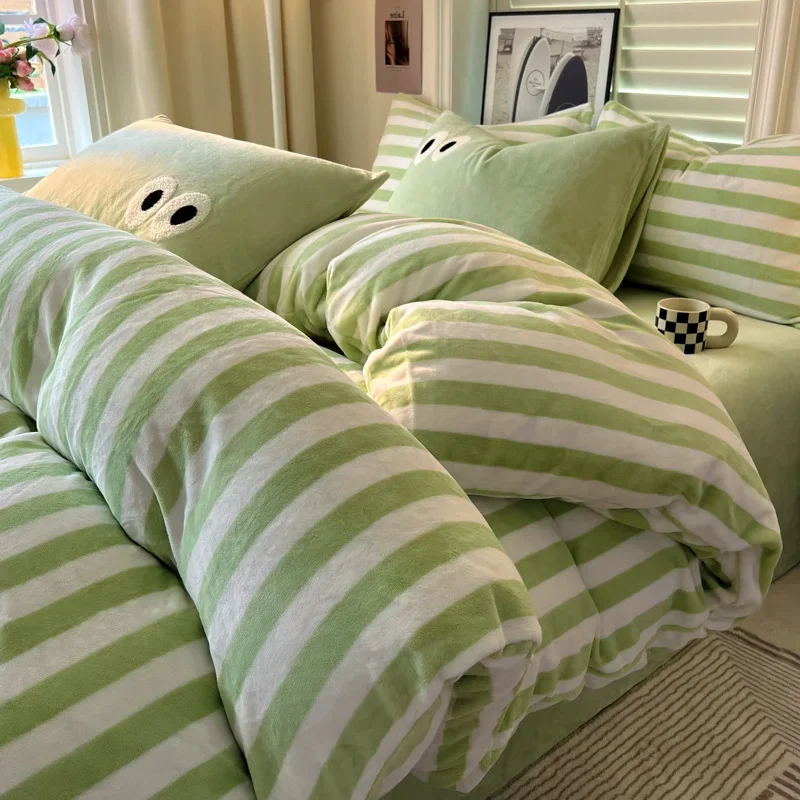 2024 New Striped Milk Velvet Thermal Single Quilt Cover Autumn/winter Printed Thickened Fallet Duvet 150x200 200x230 Bedding