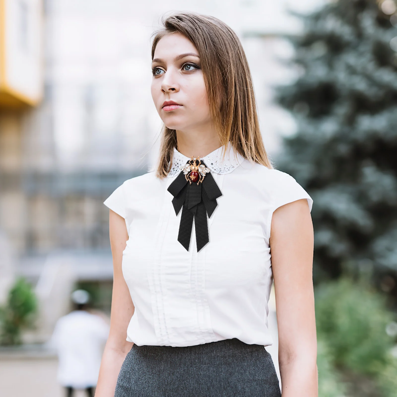 

1Pcs Retro Bee Bow Tie Black Brooch Pin Pre-Tied Neck Tie for Wedding Dating Graduation Casual Events Bee Bow Brooch