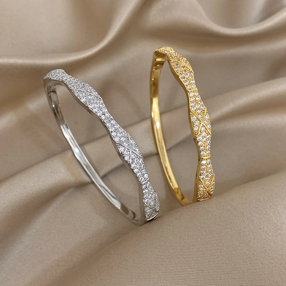 

Exquisite Zircon Gold Plated Bangle Bracelet for Women Luxury Gold Color Geometric Open Spring Bangle Bracelet Jewelry Gift
