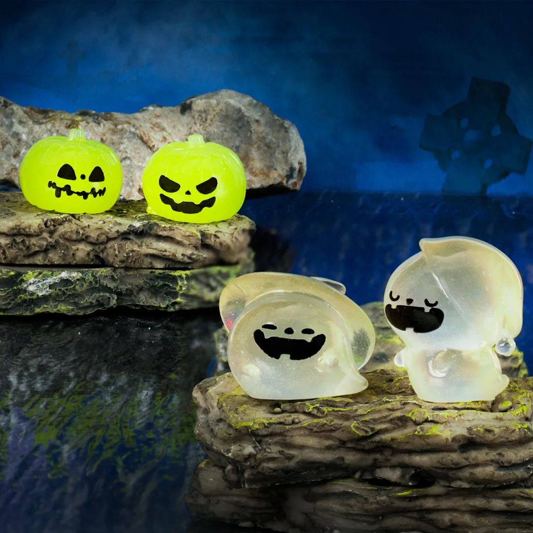 6PCs Glow in Dark Cartoon Figure Mini Cat Ghost Pumpkin Bat Skull Luminous Action Figure DIY Aquarium Doll House Decor