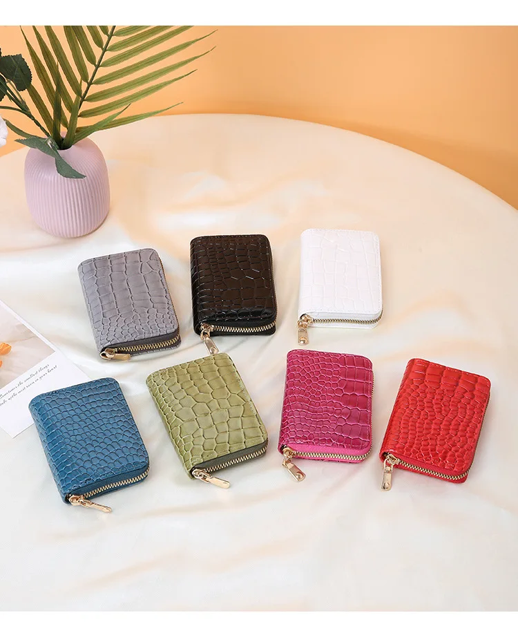 

Women's Mini Alligator Grain Wristlet Wallet Zipper Coin & Card Case PU Leather
