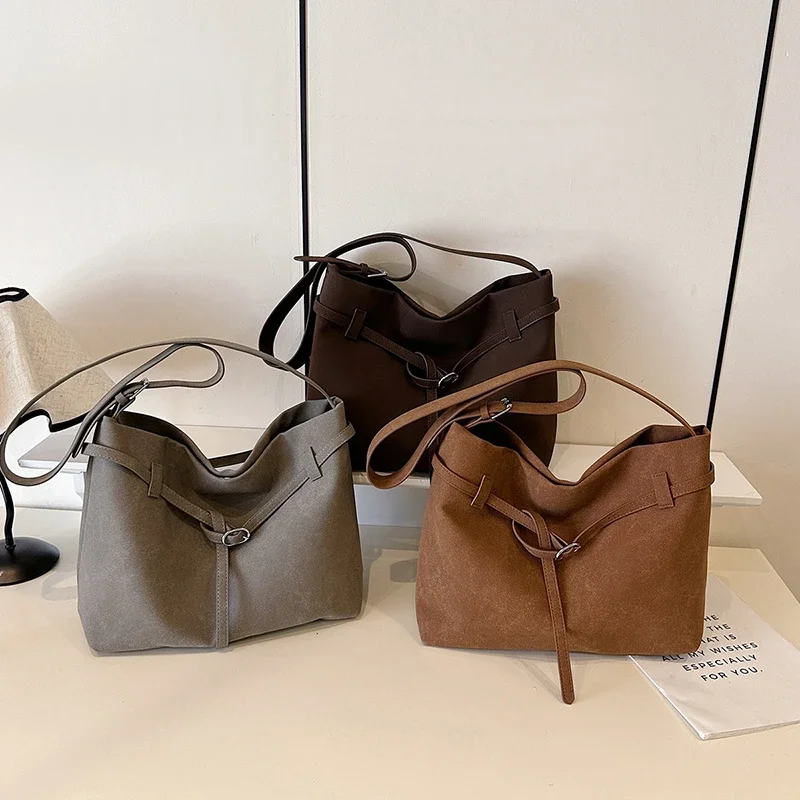 

Faux Suede Solid Color Large Capacity Tote Bag 2026 Brand Buckle Retro Bags for Women Autumn Commute Sweet Youth Shoulder Bags