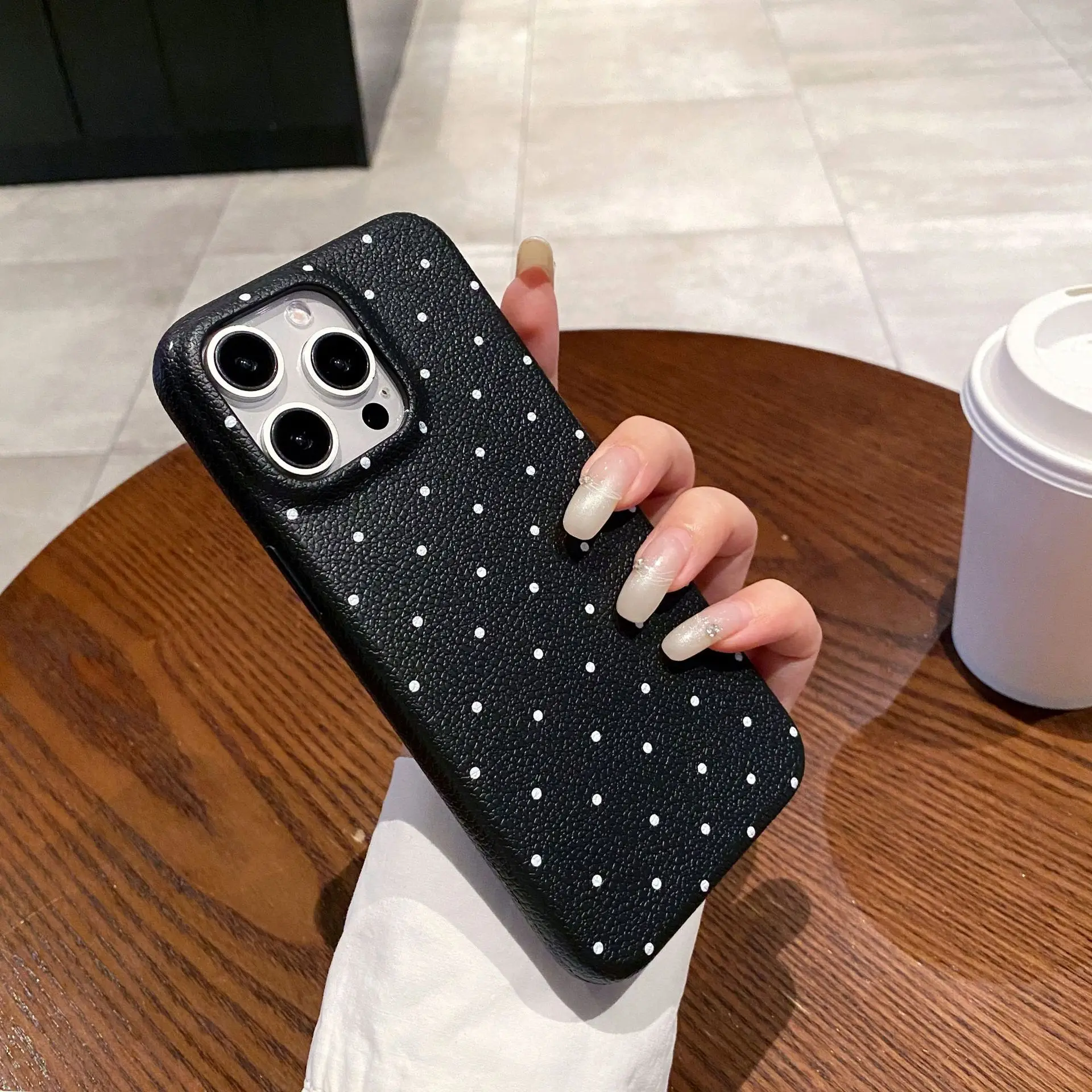 Simple polka dot Apple 16promax/15pro anti-drop 12Pro all-inclusive 13PRO soft case leather pattern mobile phone case