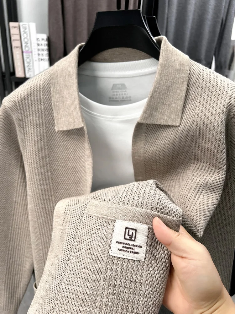 Fashion letter embossed pocket men cardigan high-end brand comfort knitted solid color lapel sweater coat casual new trend shawl
