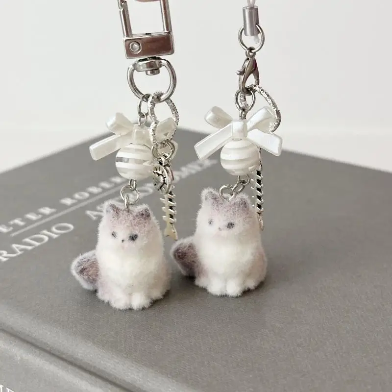Cartoon-Flock-Anhänger mit Katzen und Hunden, modischer Schlüsselanhänger für Frauen und Mädchen, süßer Taschenanhänger, Kawaii-Handykette, Geschenke – Detail 3