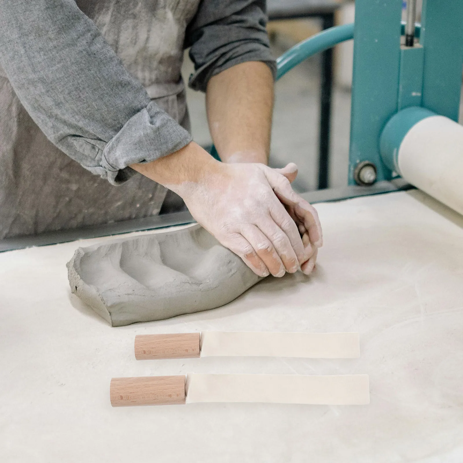 

2Pcs Pottery Clay Tools Chamois Cloth Ceramic Trimming Smooth Polish Clay Shaping Trimming Tools Pottery Accessories