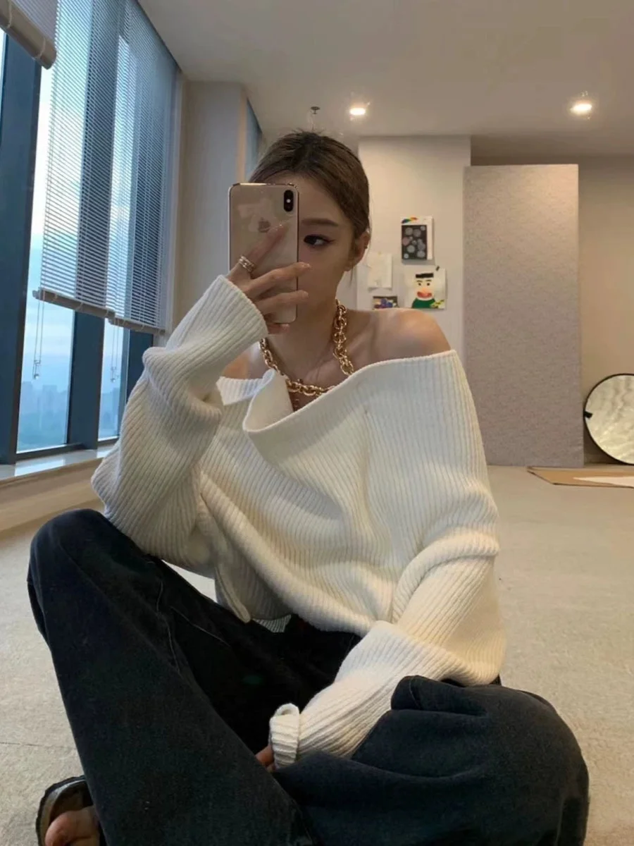 Pull en maille blanc Bla, à une épaule, avec chaîne métallique, style streetwear irrégulier, coupe ample, longueur longue, couleur unie