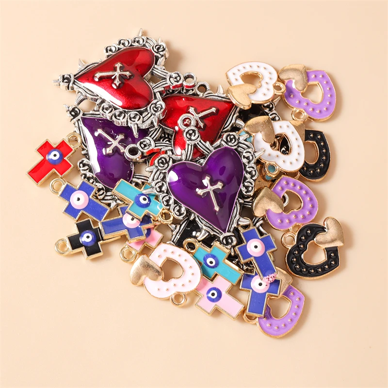 10 Stück niedliche Emaille-Anhänger in Form von Herzen und Kreuzen für die Schmuckherstellung, geeignet für Ohrringe, Halsketten, Armbänder und DIY-Bastelarbeiten. – Detail 3