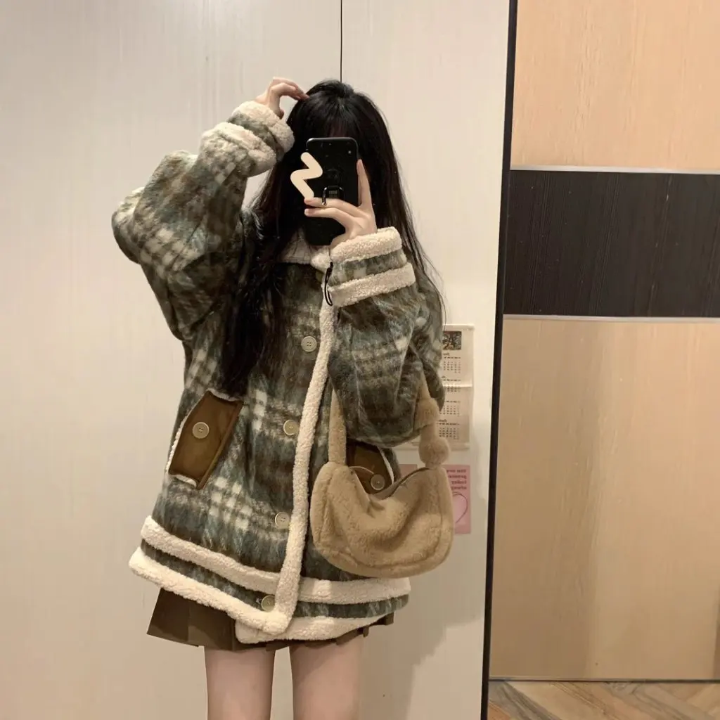 

Retro Japanese Plaid Women's Coat Trendy Loose Fit Faux Lamb Wool Outerwear for Spring Season