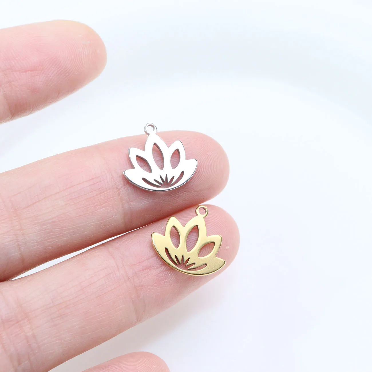 10pcs 14*12mm Stainless Steel Shiny Jewelry Lovely Lotus Charms Pendant DIY Handcraft PVD Plated Waterproof Antiallergic