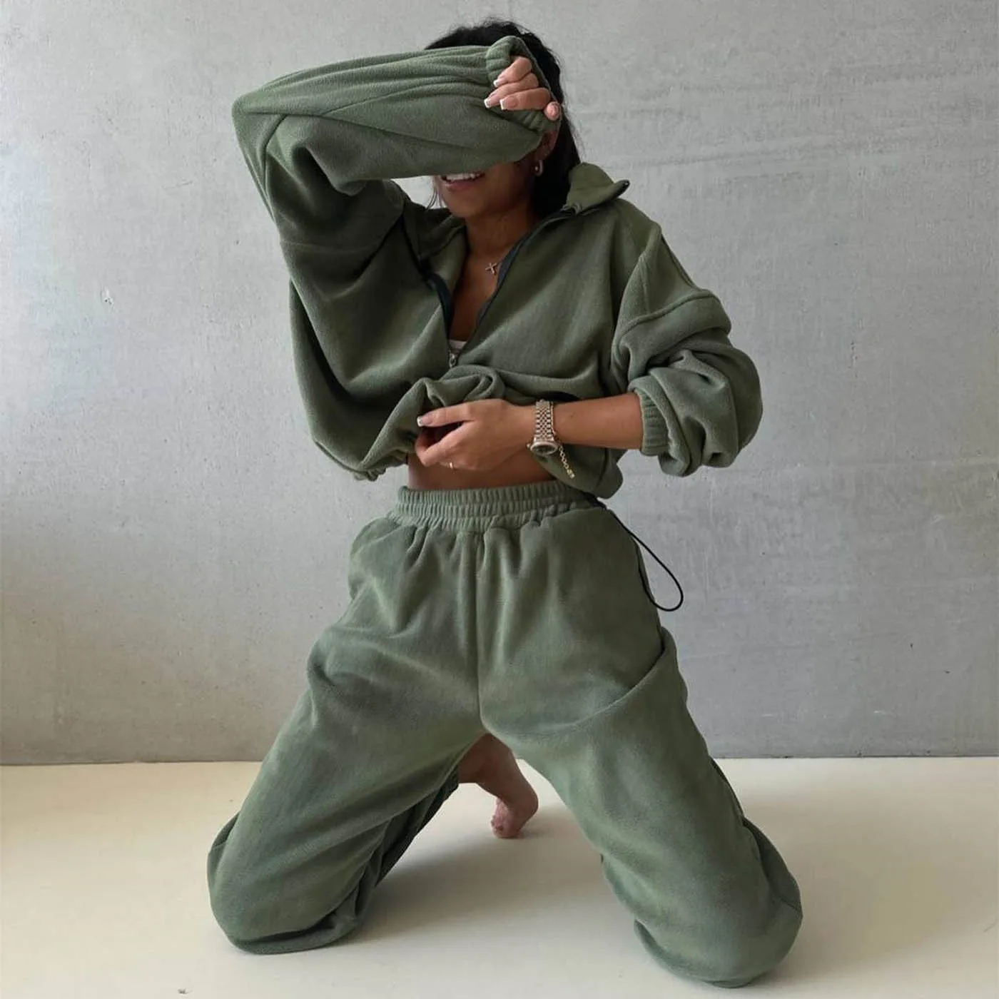 طقم سترة نسائي كاجوال مكون من قطعتين مجموعة خريف مريحة قابلة للتخفيف 9%-95% محتوى عالي الجودة