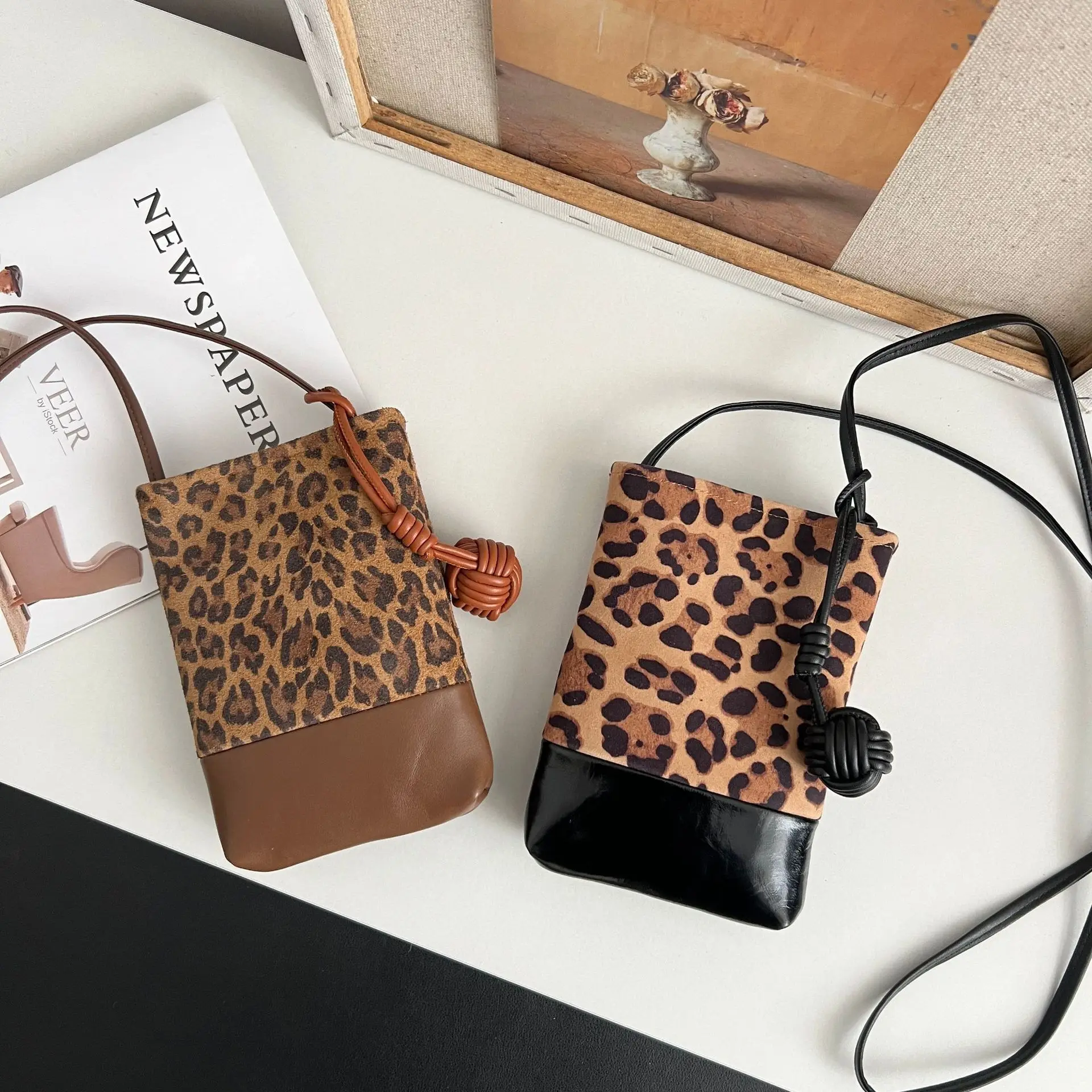 

Женская сумка для телефона из замши с леопардовым принтом, кошелек, сумка через плечо, клатч, держатель для карт, дизайнерская модная роскошная маленькая сумочка