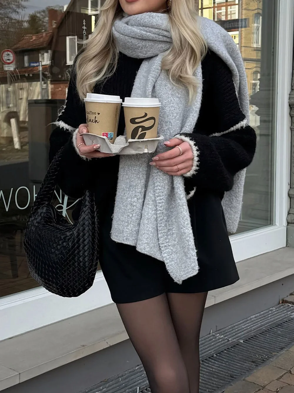 

Новые осенне-зимние женские свитера контрастного цвета, свободный трикотаж, сращенный ​ ​ пуловер с длинными рукавами и круглым вырезом, нижняя рубашка