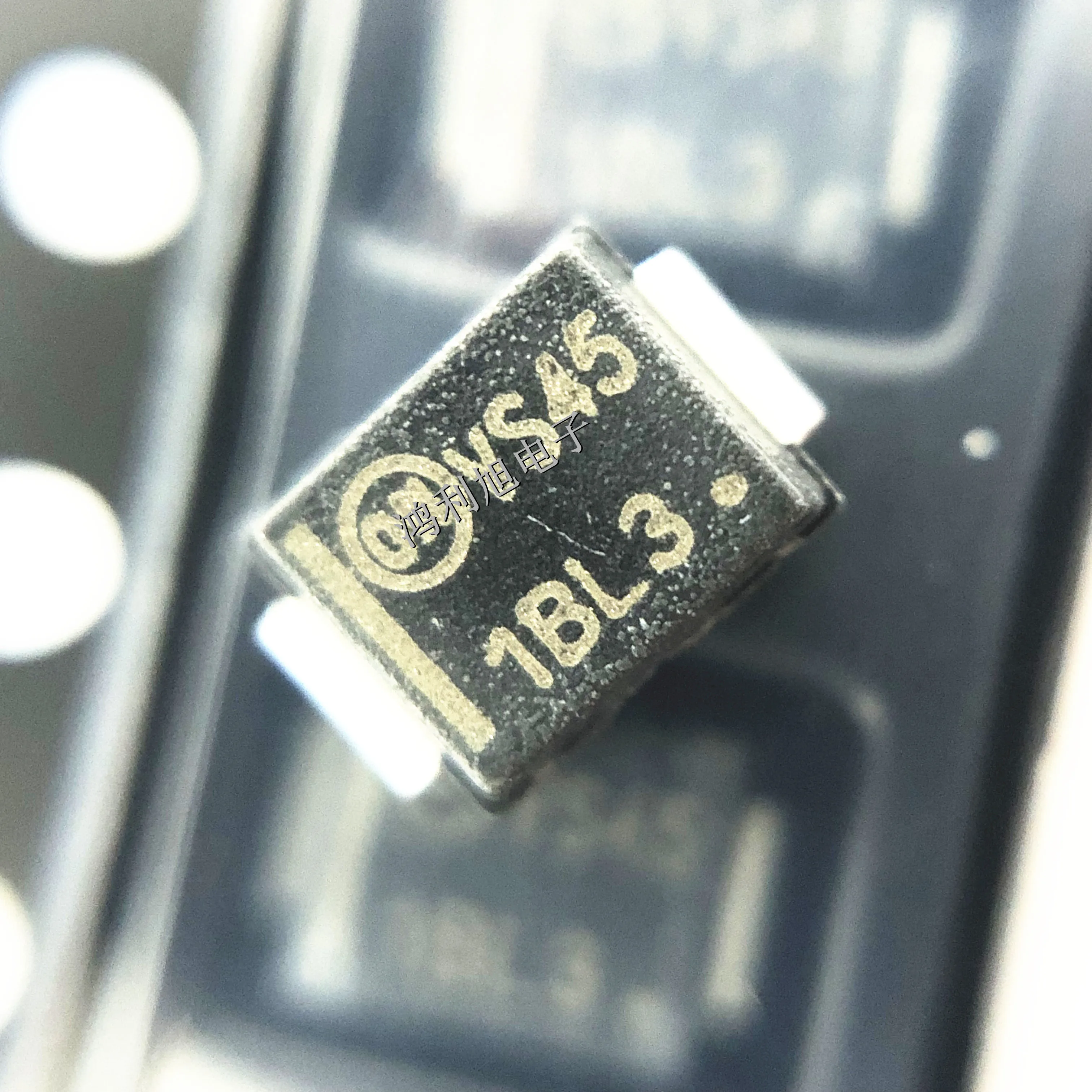 50Pcs/Lot MBRS130LT…