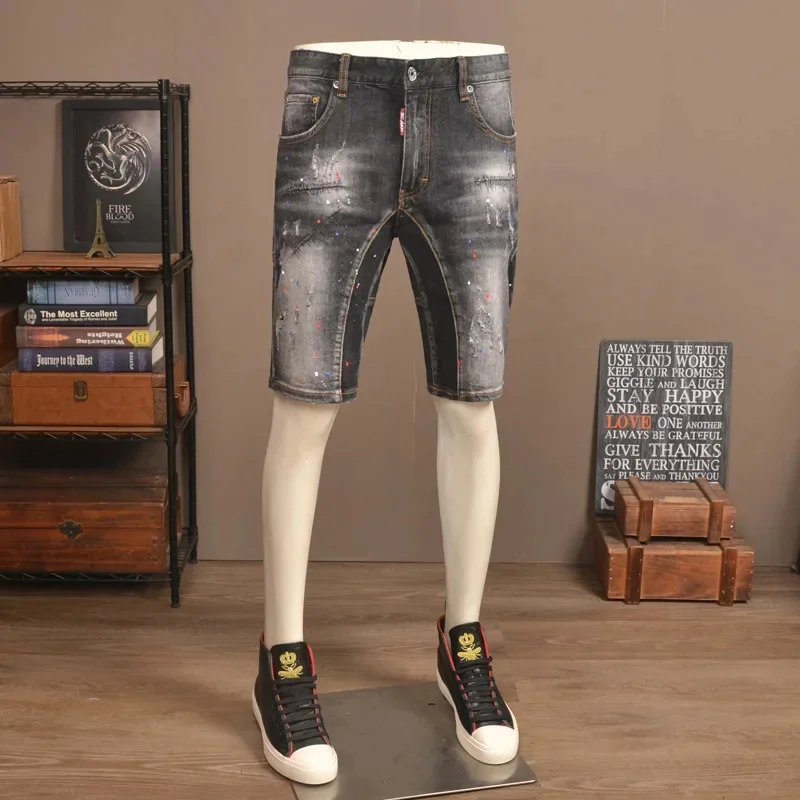 Zomer retro zwart grijze gescheurde denim shorts voor heren, rekbare slim fit, hoogwaardige spuitgeverfde modieuze cropped broek