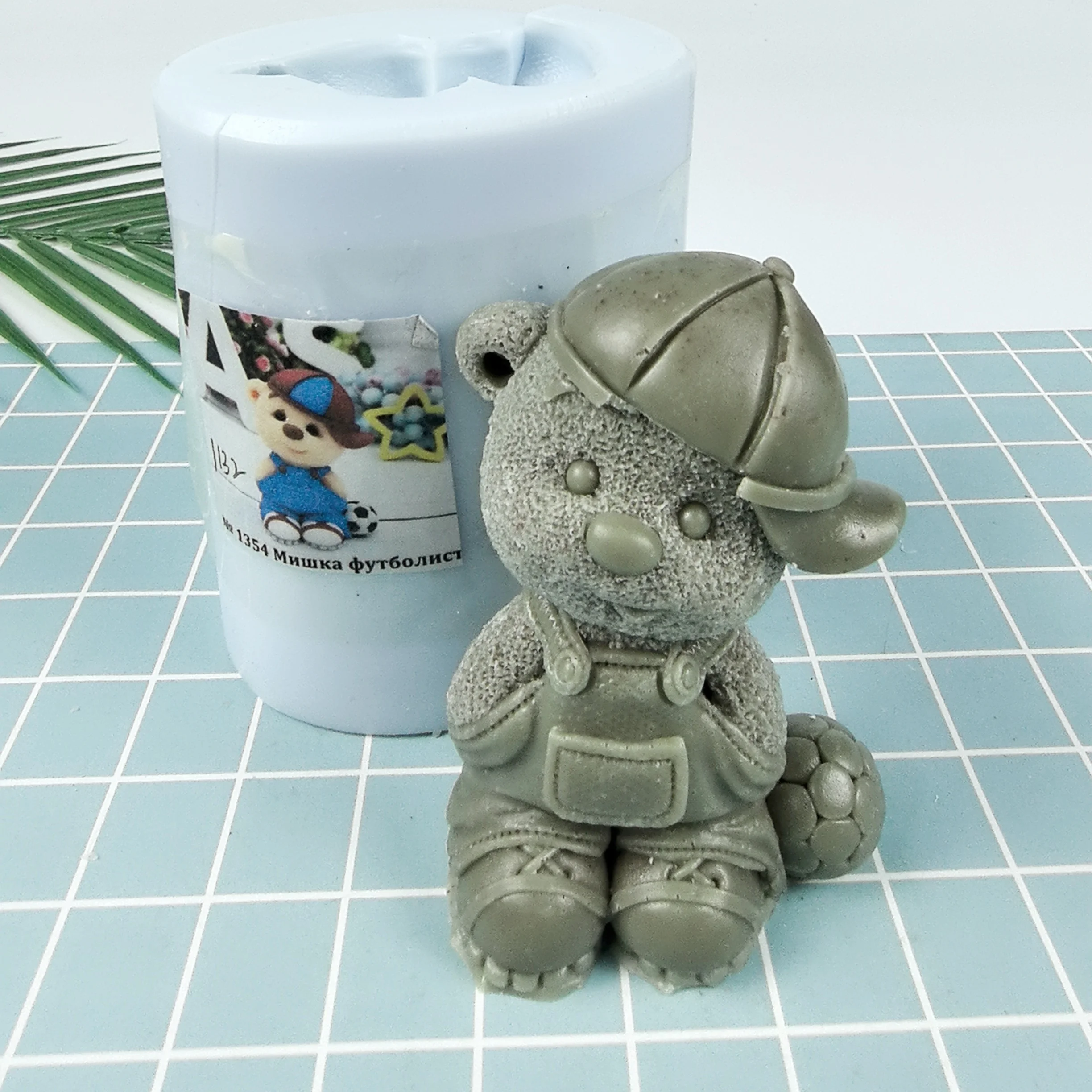 

Teddy Bears Mold Football Bears Sports Cute Animals Soap Molds Silicone 3D Wedding Birthday Clay Resin Mould