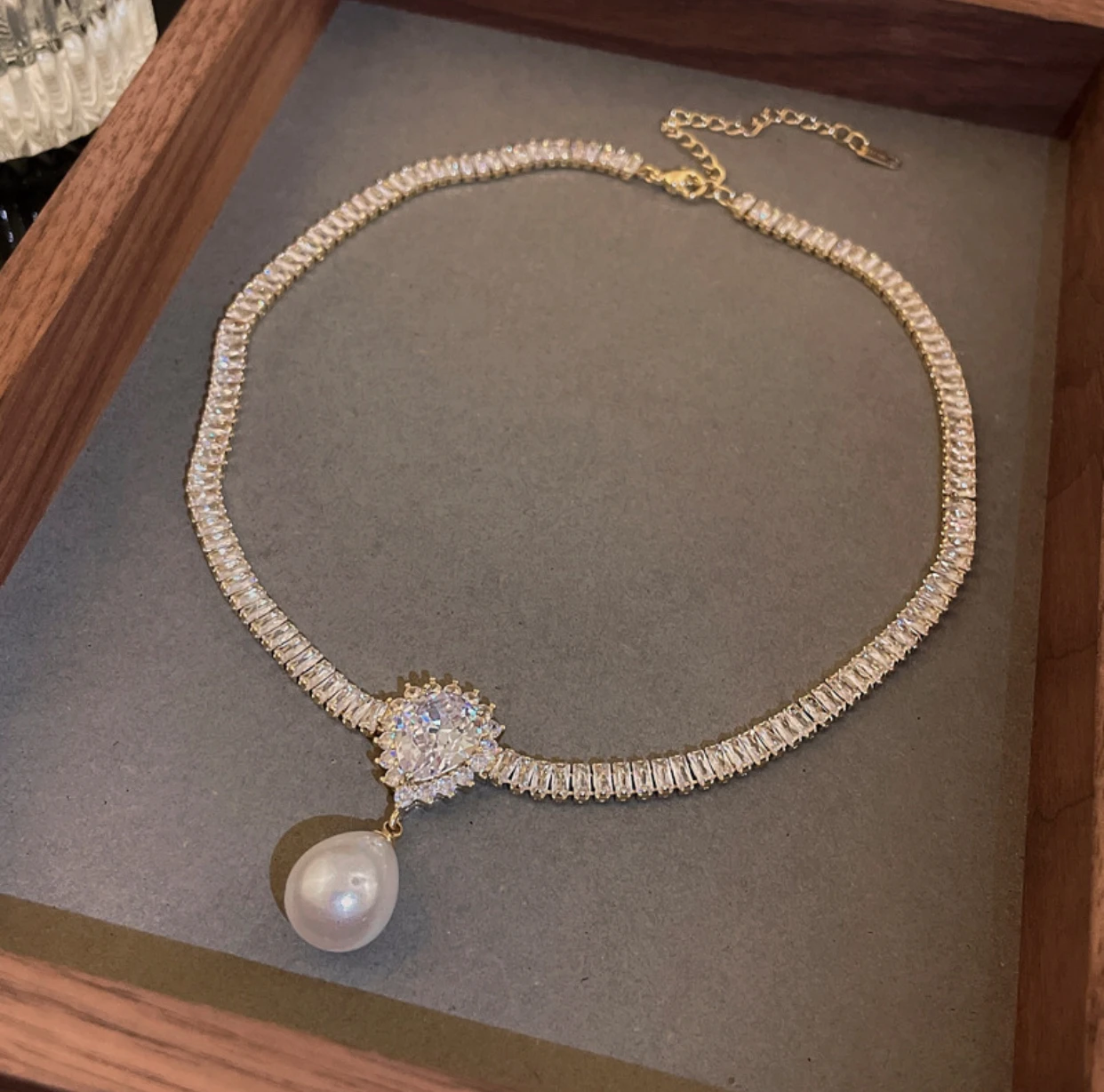 

41cm Pearl Luxury Water Drop Zircon Necklace Personalized Cold Wind Patch Necklace Collar Chain High-end Sense Elegance