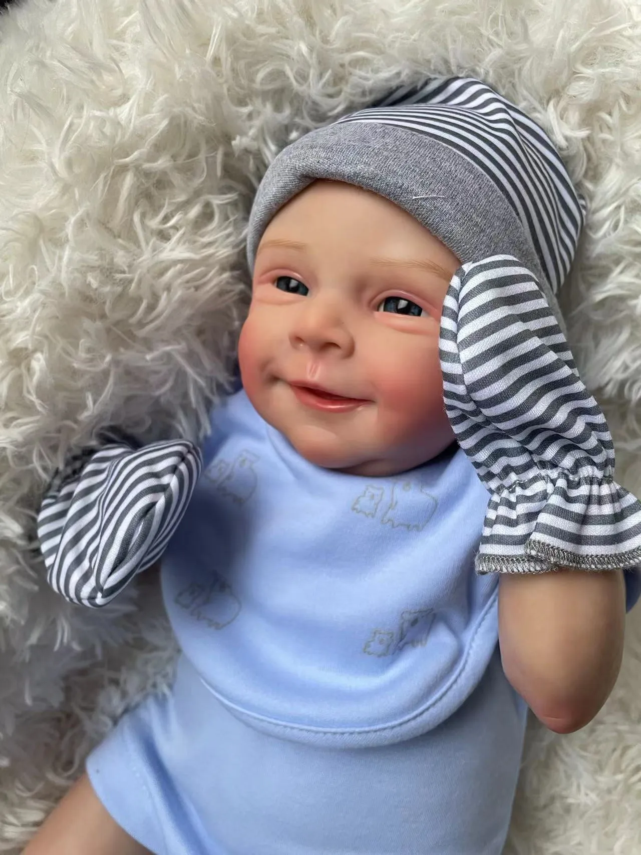 45cm Sebastian New Reborn Girl Smile Newborn Doll Soft Cuddle Body with Hand-drawn Hair Toys for Kids Visible Veins Doll