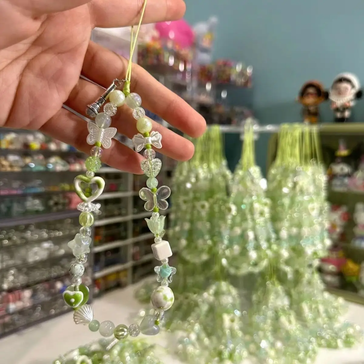 

30pcs Green Color Phone Straps Charm Phone Accessories for Iphone Decoration Gadgets Lanyards for Keychain Straps DIY Pendant