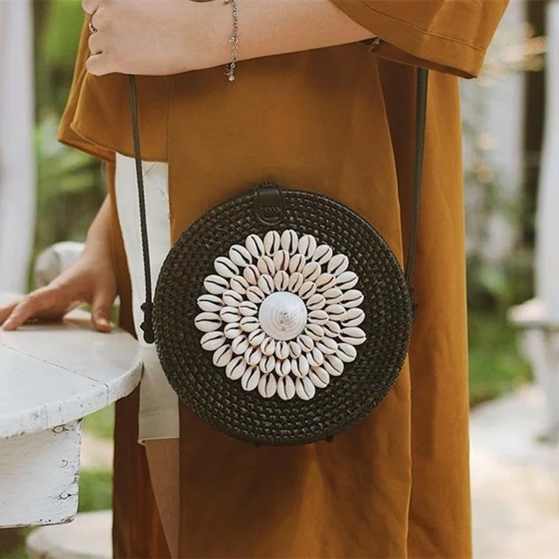 Ladies Small Round Bag One Shoulder Crossbody Handmade Rattan Thai Beach Style Shell Round Box Versatile Foreign Style