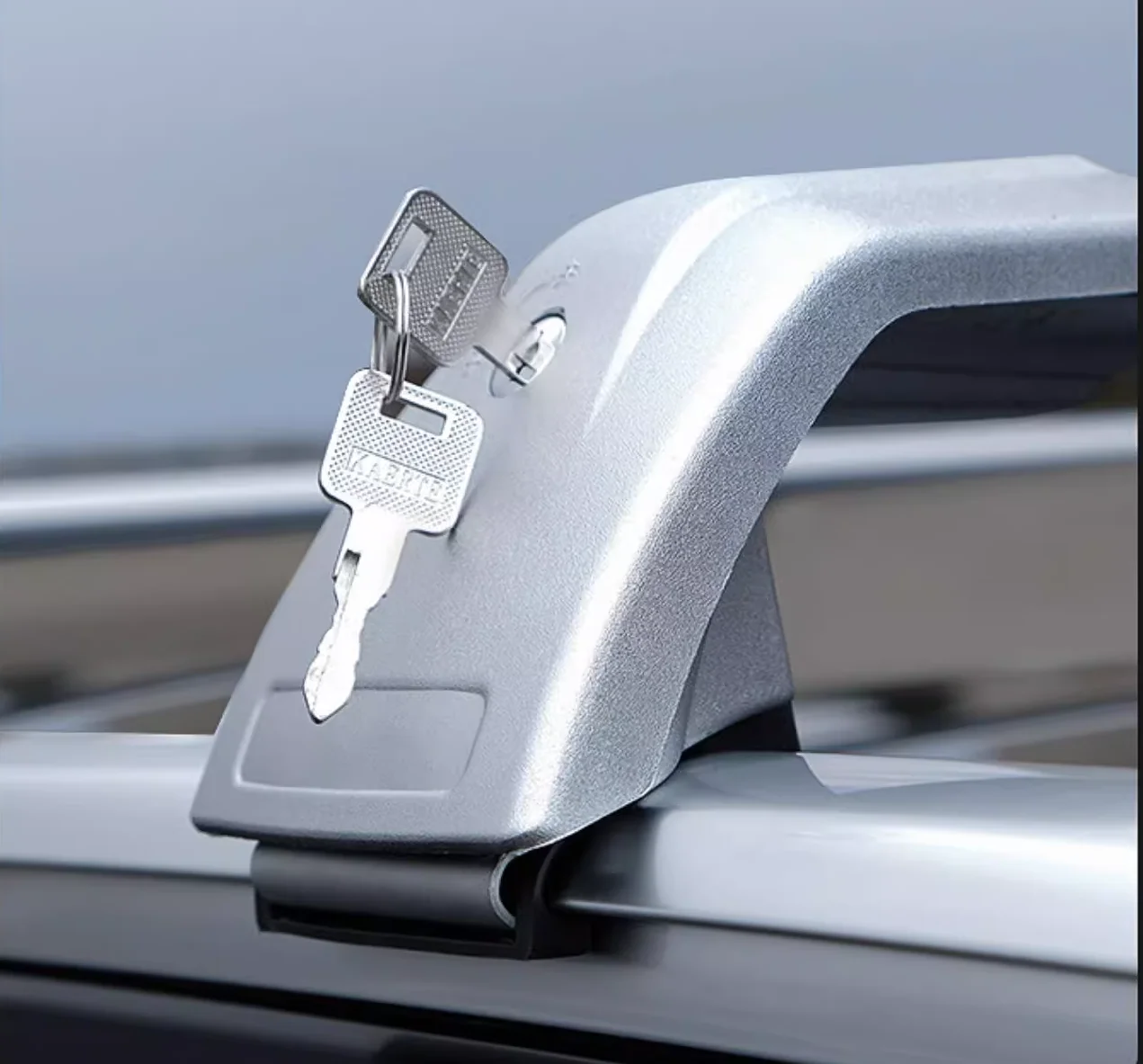 2 قطعة شريط الصليب الأسود يناسب 2024-2025 شيري جايكو 7 J7 SHS سقف السكك الحديدية رف قابل للقفل قضبان البضائع قابل للتعديل الفضة SY