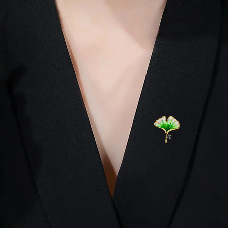 Korean Version Fashion Simple Enamel Gingko Leaf Small Collar Pin Creative Elegant Leaf Small Brooch Clothing Anti-slip Buckle