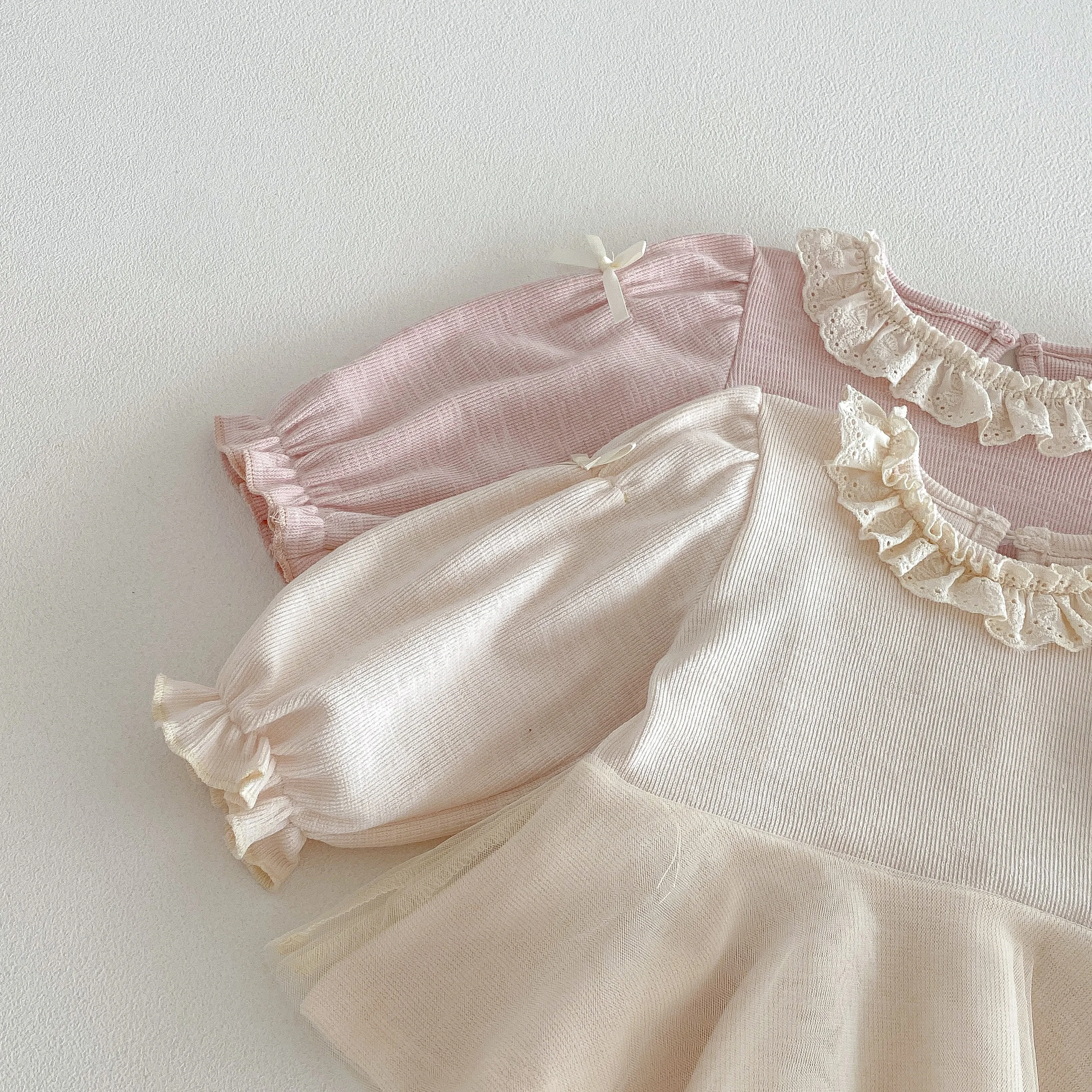 Mädchen-Mode-Set 2026 im koreanischen Stil für Frühling-Herbst, Netzschal, Schleifenbluse mit ausgestellter Hose - Zweiteiliges Set für Mädchen – Detail 6