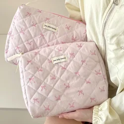 Borsa per il trucco in cotone trapuntato con fiocco carino Borsa per il trucco in cotone da donna con cerniera Organizzatore cosmetico Borsa in stoffa femminile Custodia da toilette portatile per ragazze